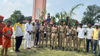 Photo of कारगिल विजय दिवस पर कांग्रेस नेता ने एनसीसी के जवानो के साथ किया वृक्षारोपण