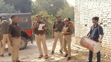 Photo of असुढ़ी गाँव में डुगडुगी बजाकर पुलिसफ़ोर्स ने दी कुड़की की चेतावनी